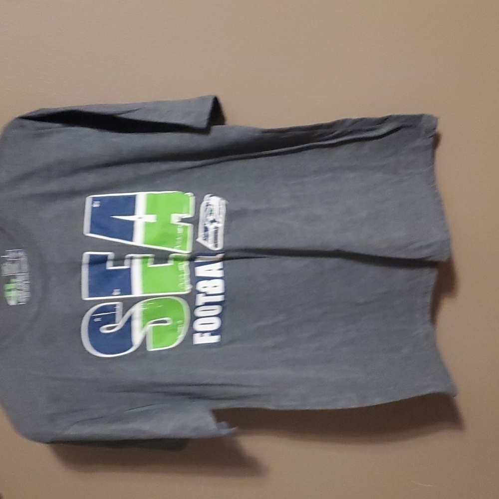 Leslie Jordan women's size large grey Seattle Seahawks short sleeve tshirt